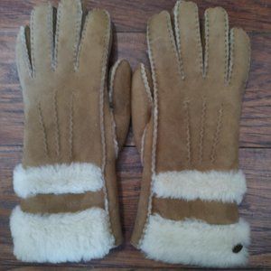 Ugg Beige Gloves    Medium